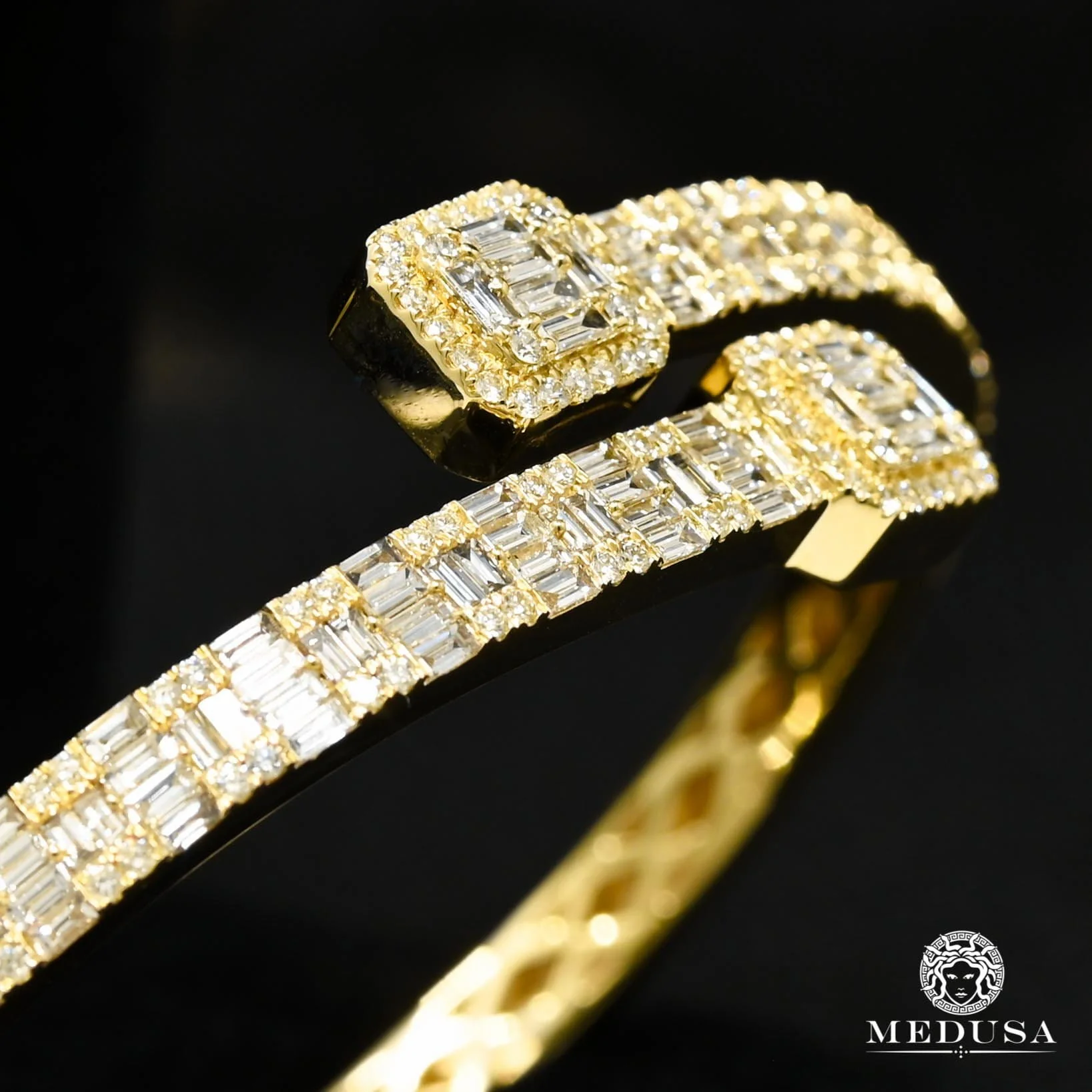 Bangle D4 - Diamond  - Image 4