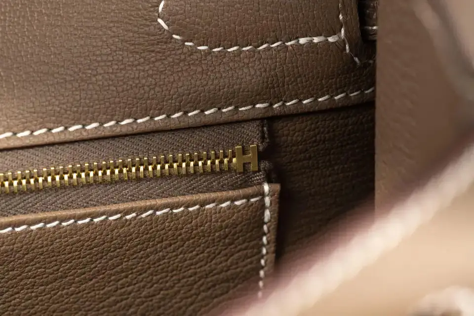 Birkin 30 Epsom Etoupe Gold Hardware - BRAND NEW - Image 5