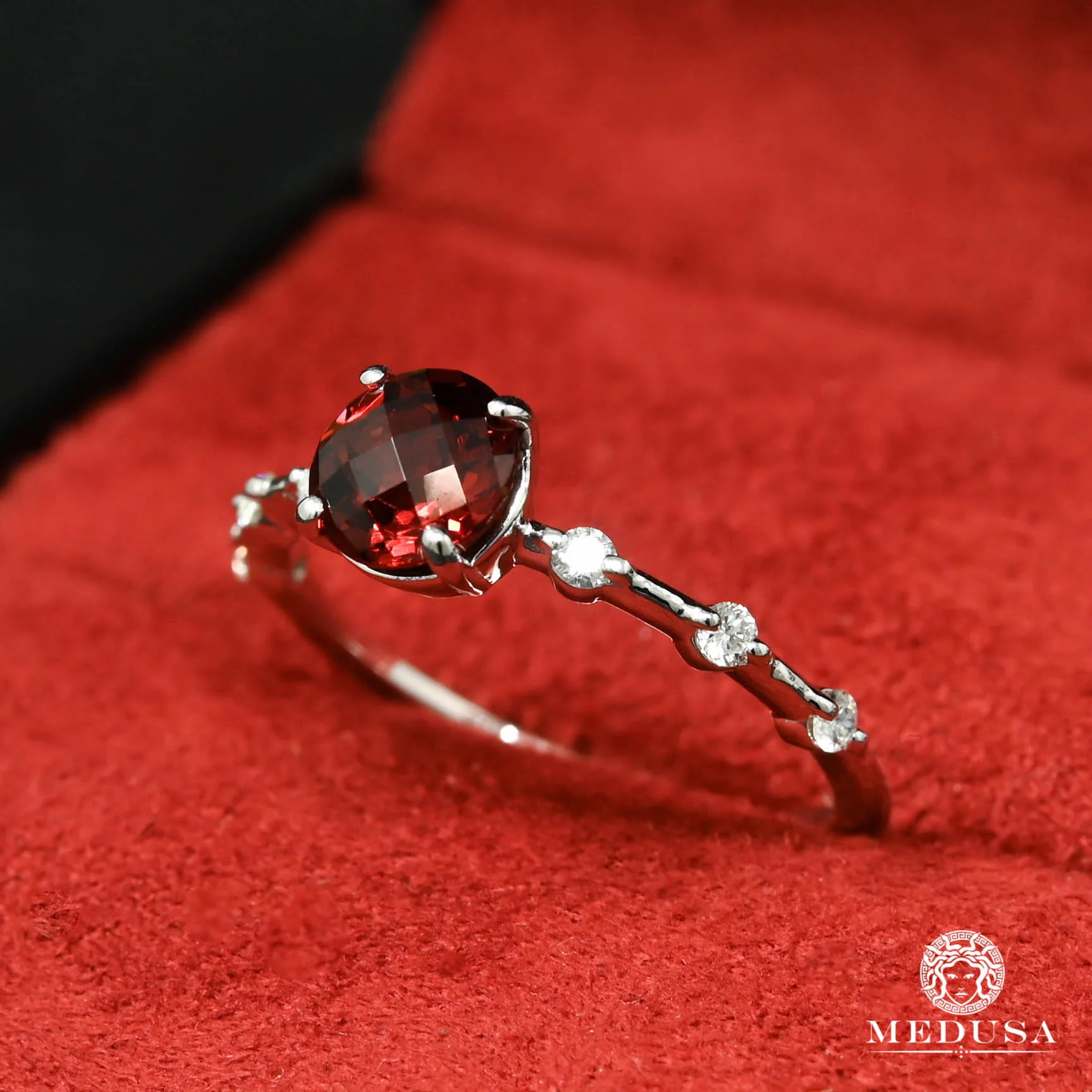 Garnet D1 - Diamond
