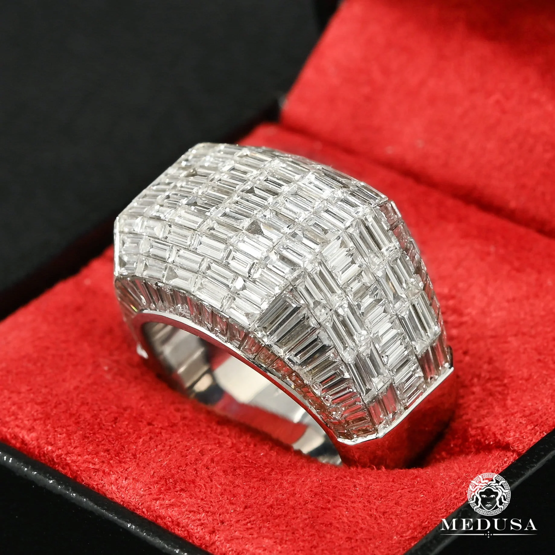 Luxurious D14 - Emerald Cut