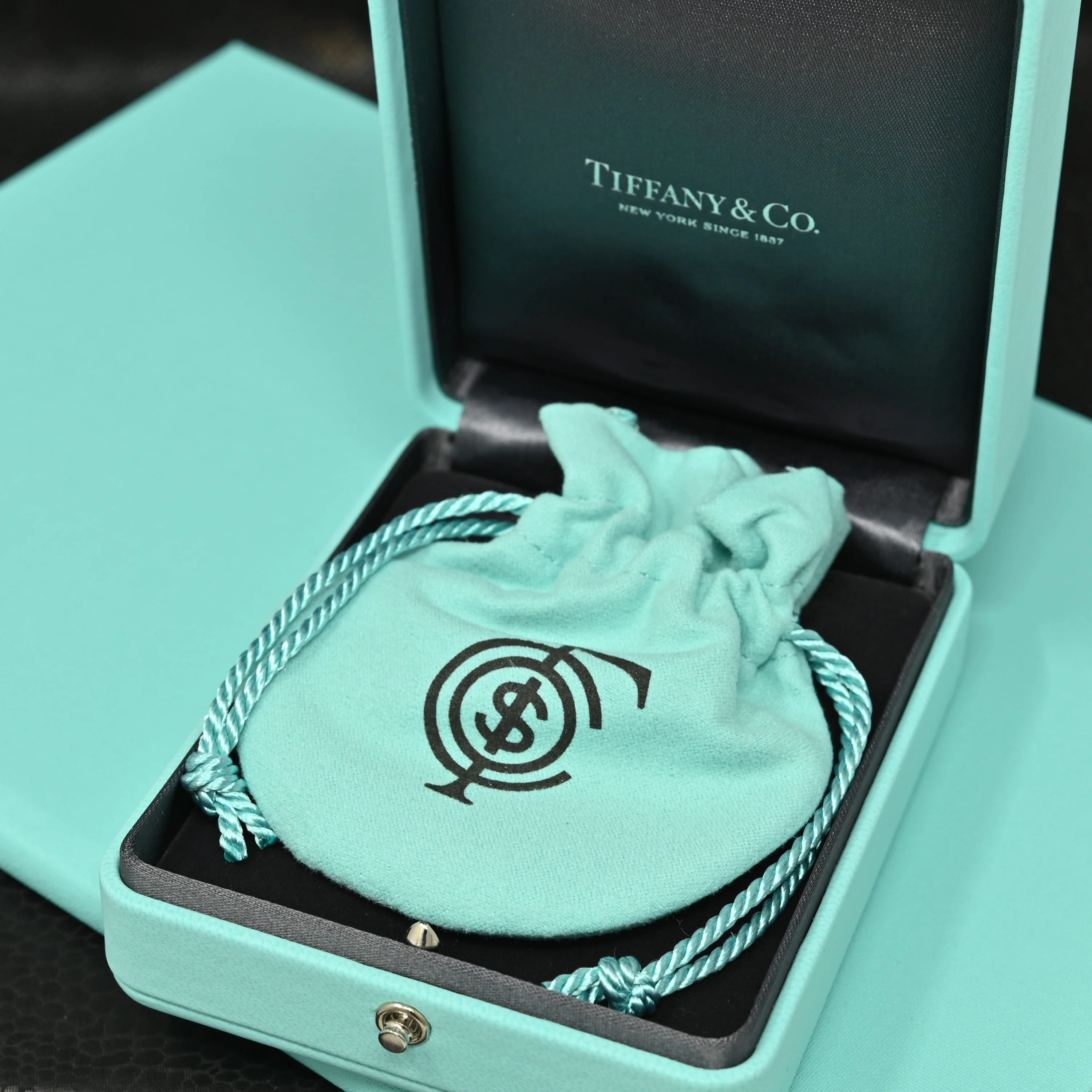 Une TiffCoin | Édition 69 sur 499 | Tiffany & Co. - Image 2