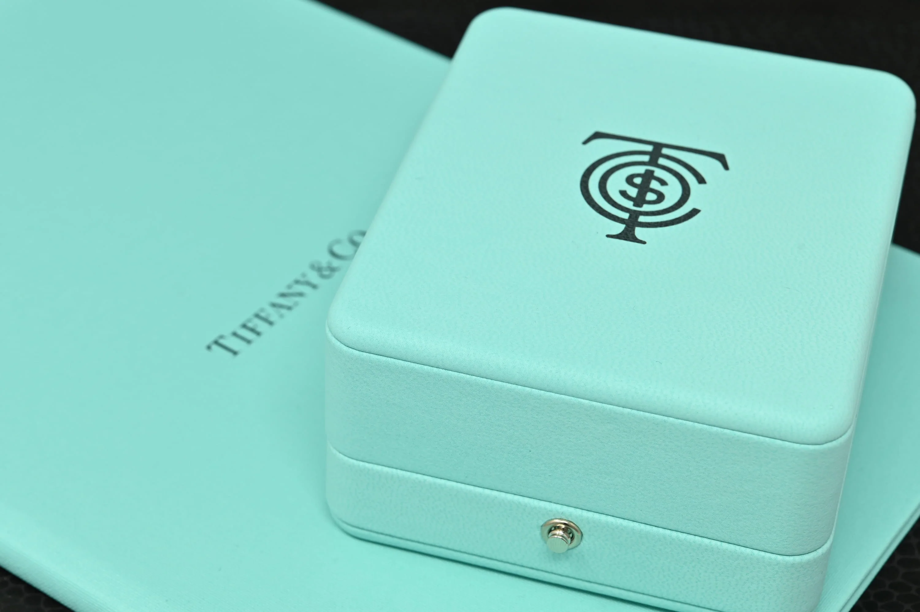 Une TiffCoin | Édition 69 sur 499 | Tiffany & Co. - Image 6