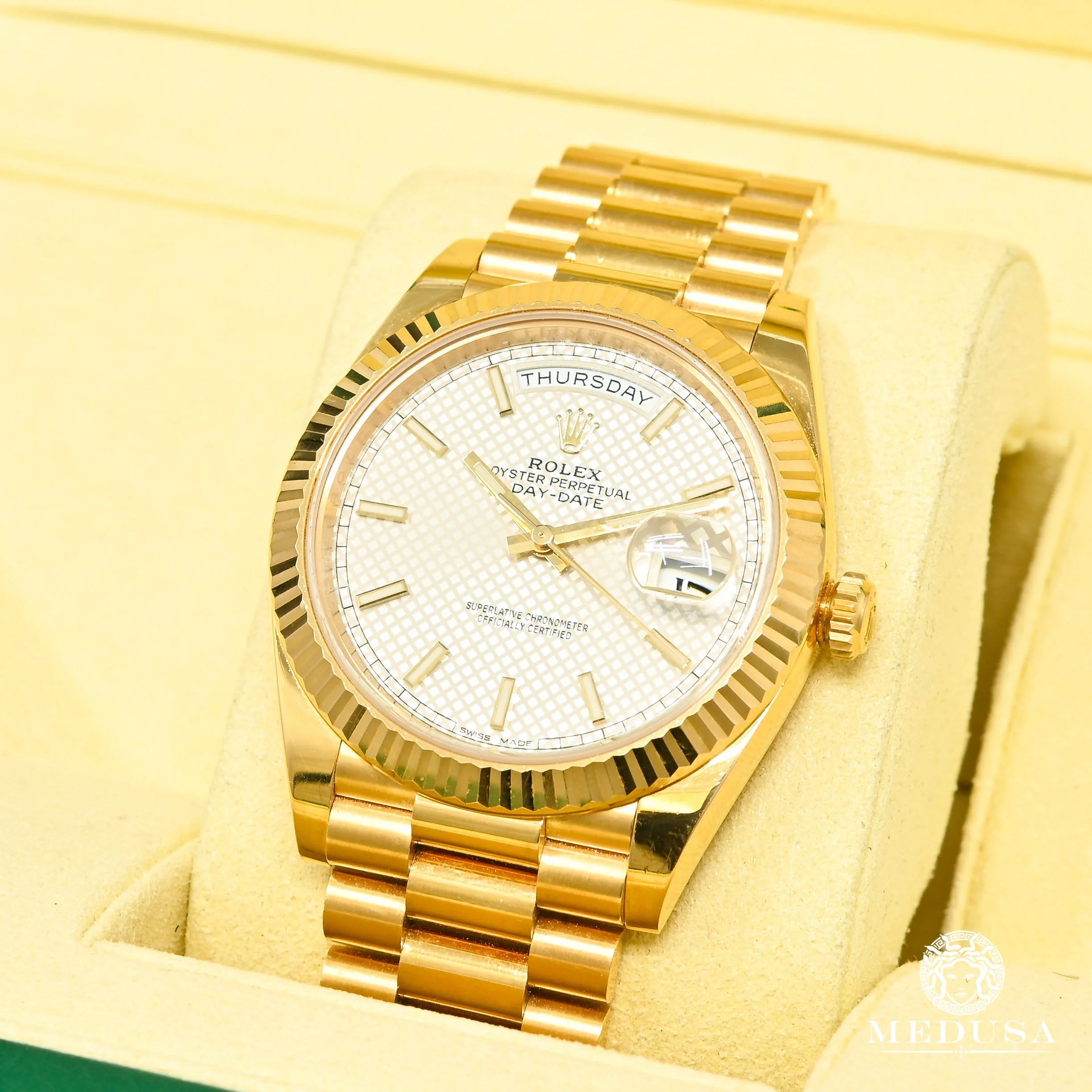 Rolex President Day-Date 40mm - White Diagonal - Image 3
