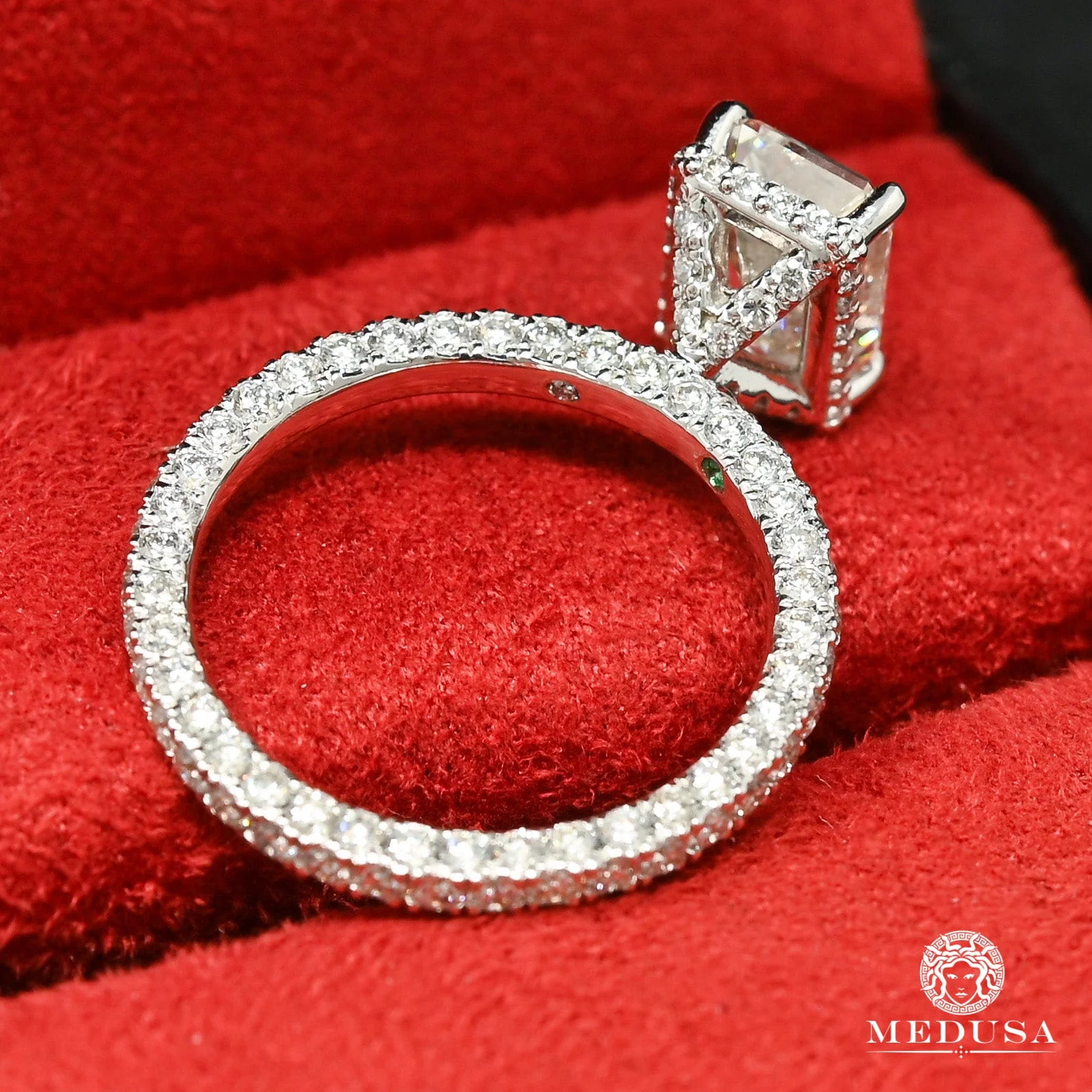 Solitaire D7 - 2.00CT Emerald Cut  - Image 3
