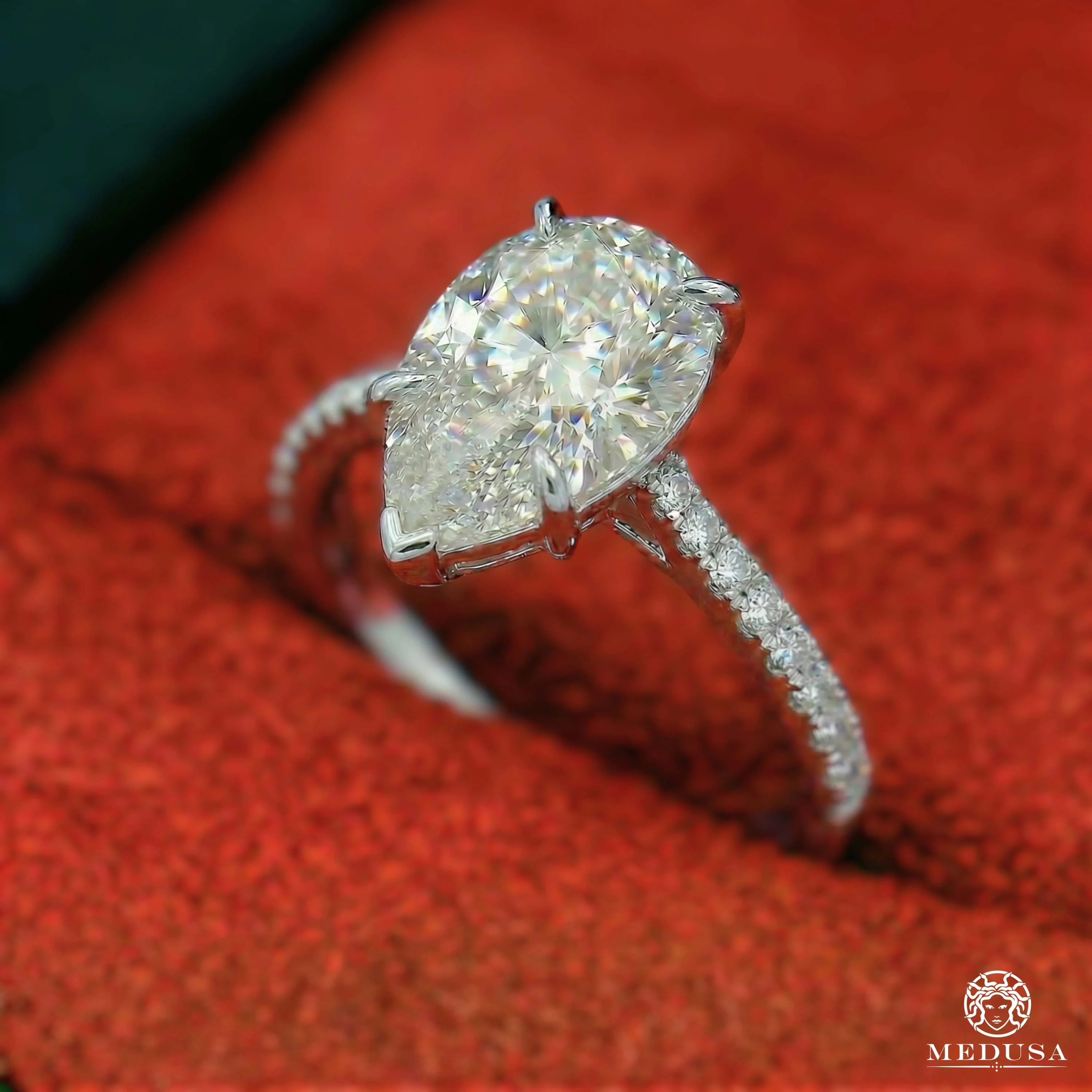 Solitaire LAB D4 - Pear Cut  - Image 4