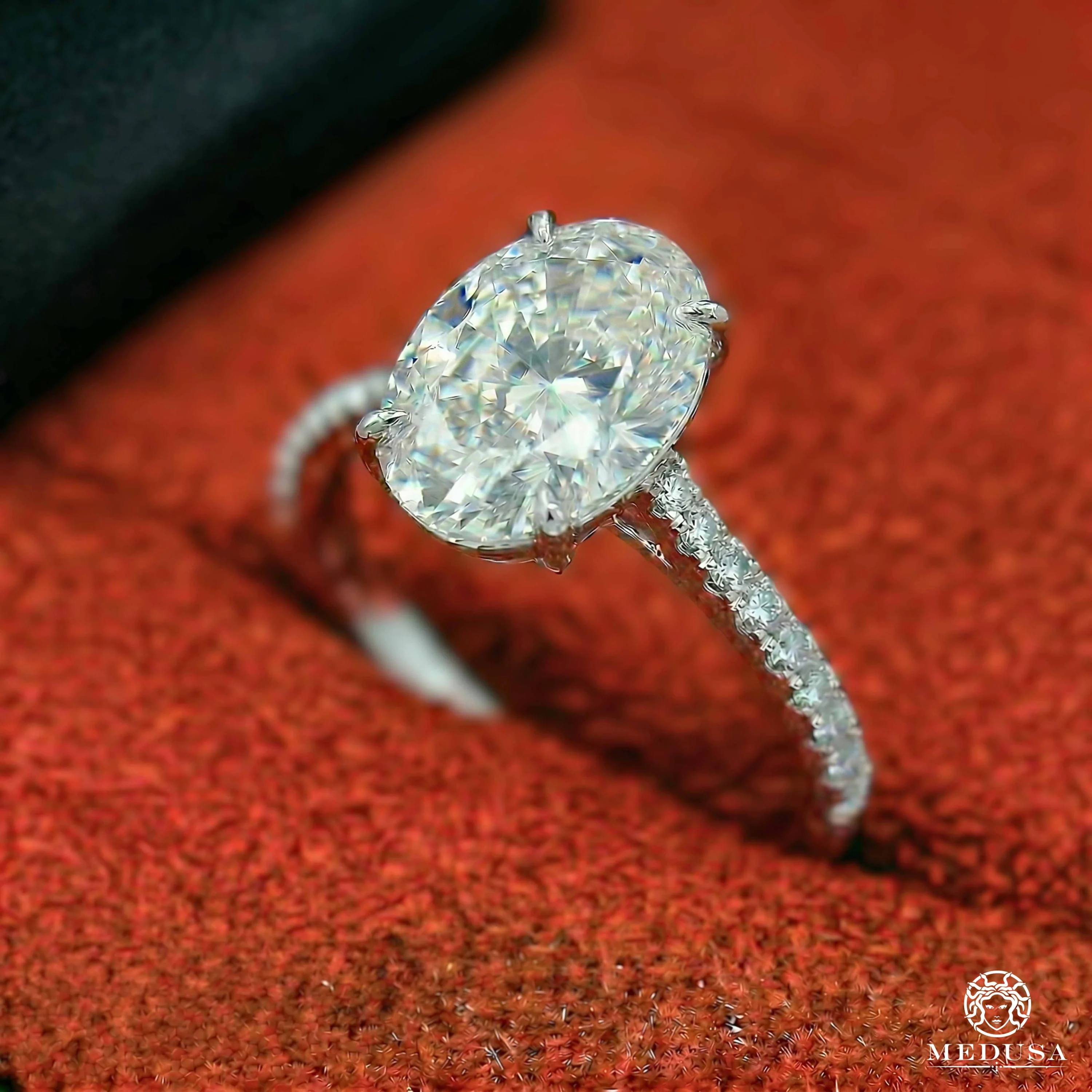 Solitaire LAB D5 - Oval Cut  - Image 5