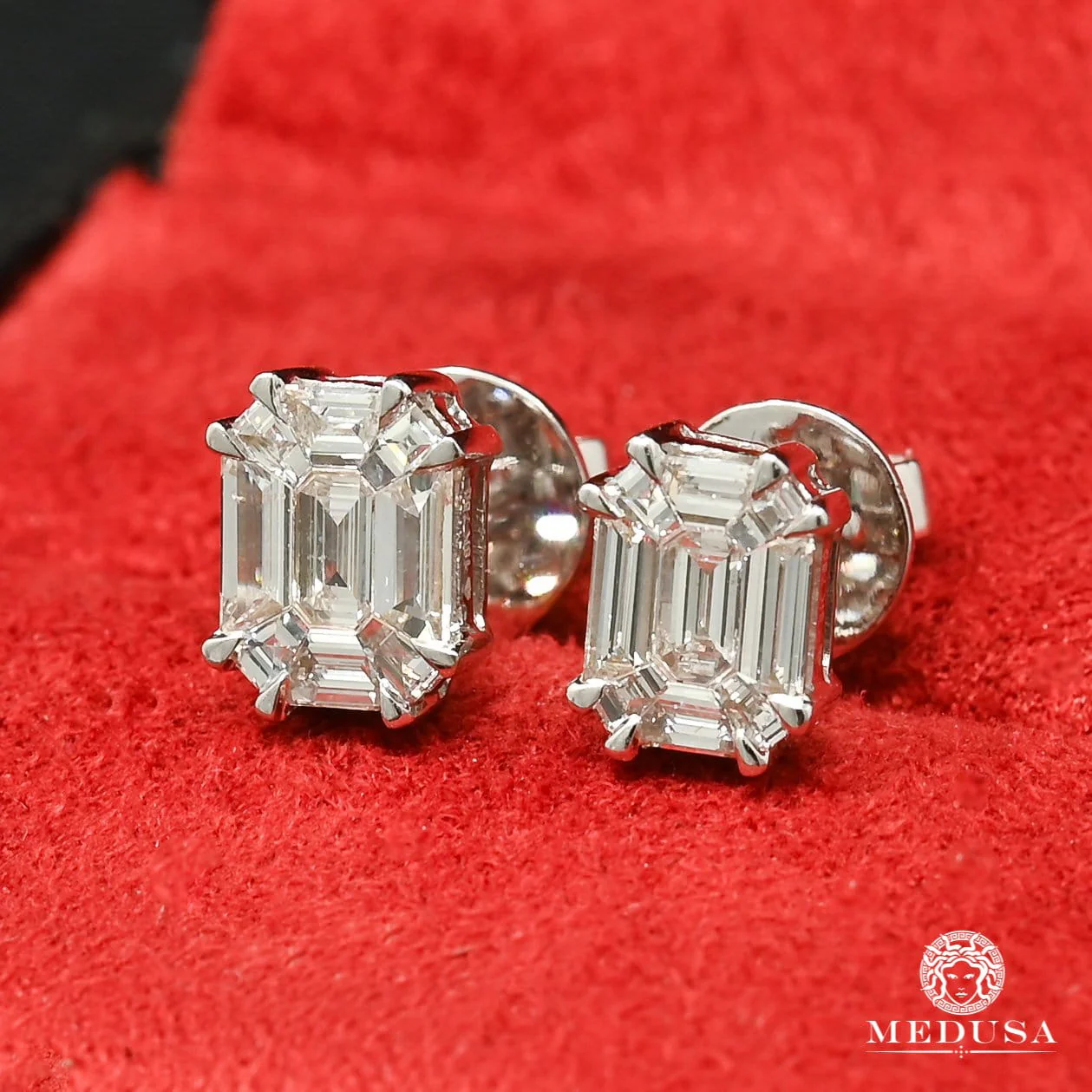 Studs D26 - Emerald Diamond 
