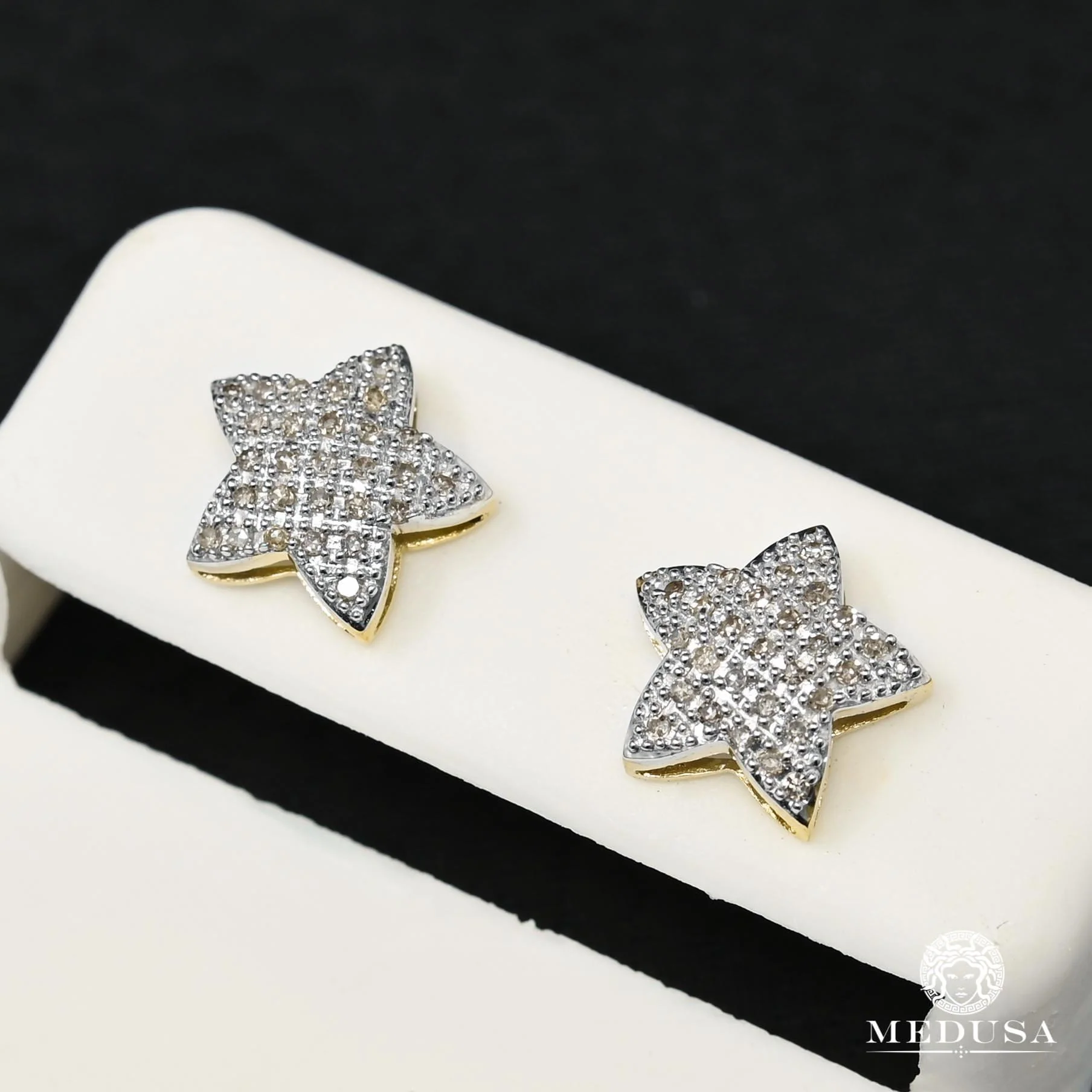 Studs D6 - Diamond 