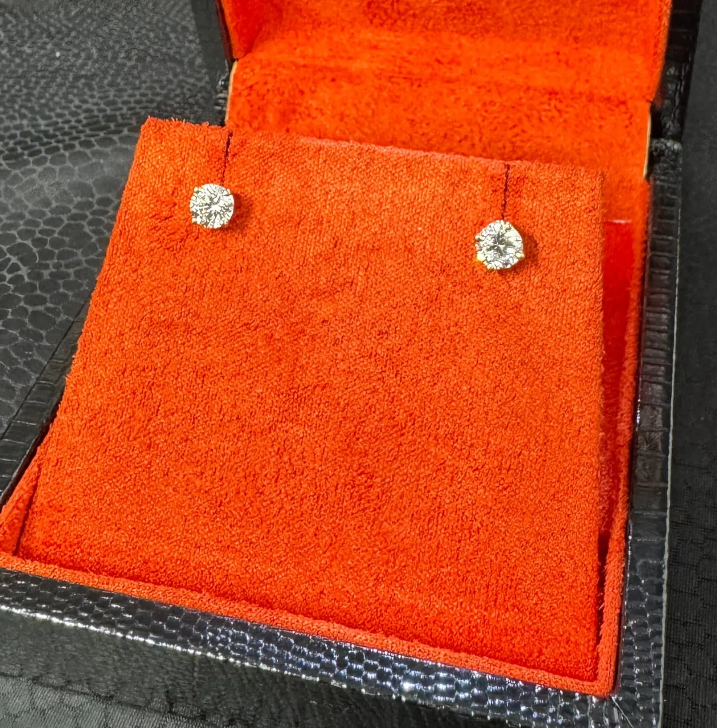 Studs LAB 1.25Ct or jaune (CB1)