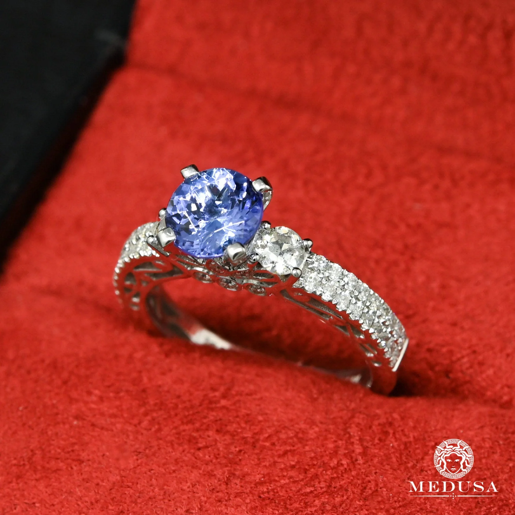 Tanzanite D2 - Diamond 