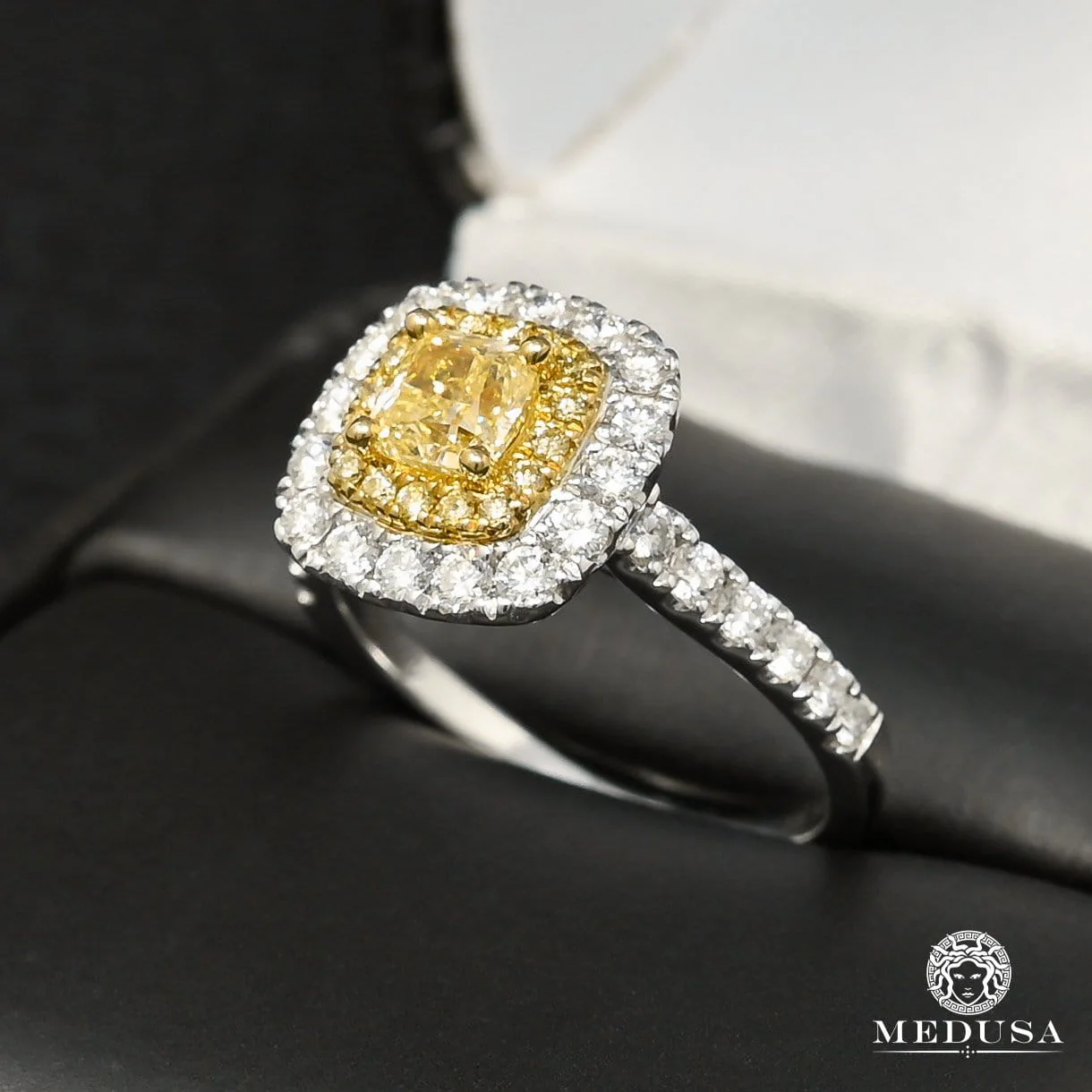 Trinity D6 - Solitaire Ring 60PT Yellow Canary